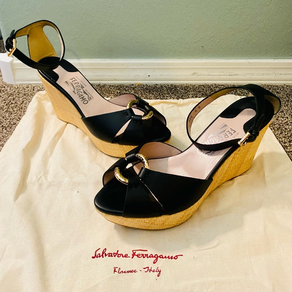 EUC Salvatore Ferragamo Duccia Platform Wedged Black Leather Sandals